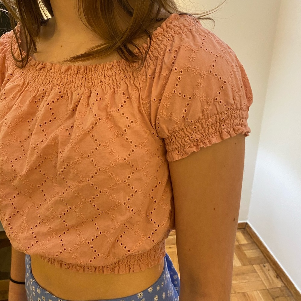 Pink ruffle pattern top